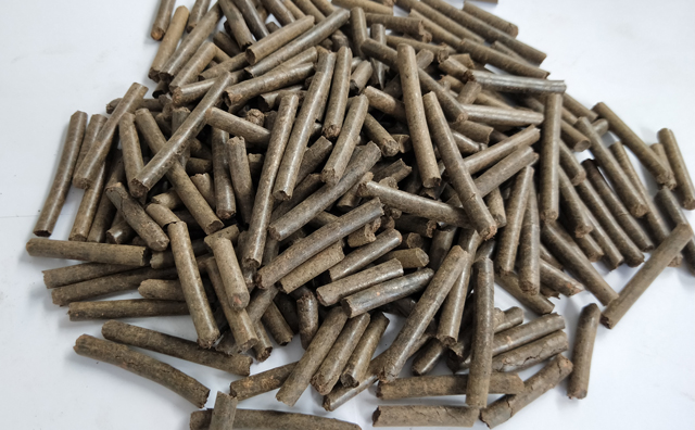 木屑顆粒機生產(chǎn)的生物顆粒 木屑顆粒機生產(chǎn)的生物顆粒