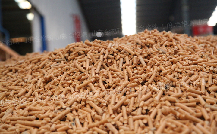 木屑顆粒機(jī)的出現(xiàn)給木業(yè)的后續(xù)工作起到推動的作用 木屑顆粒機(jī)的出現(xiàn)給木業(yè)的后續(xù)工作起到推動的作用