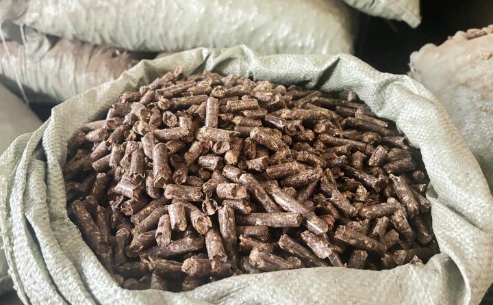 木屑顆粒機(jī)把它們變?yōu)樯镔|(zhì)顆粒燃料 木屑顆粒機(jī)把它們變?yōu)樯镔|(zhì)顆粒燃料